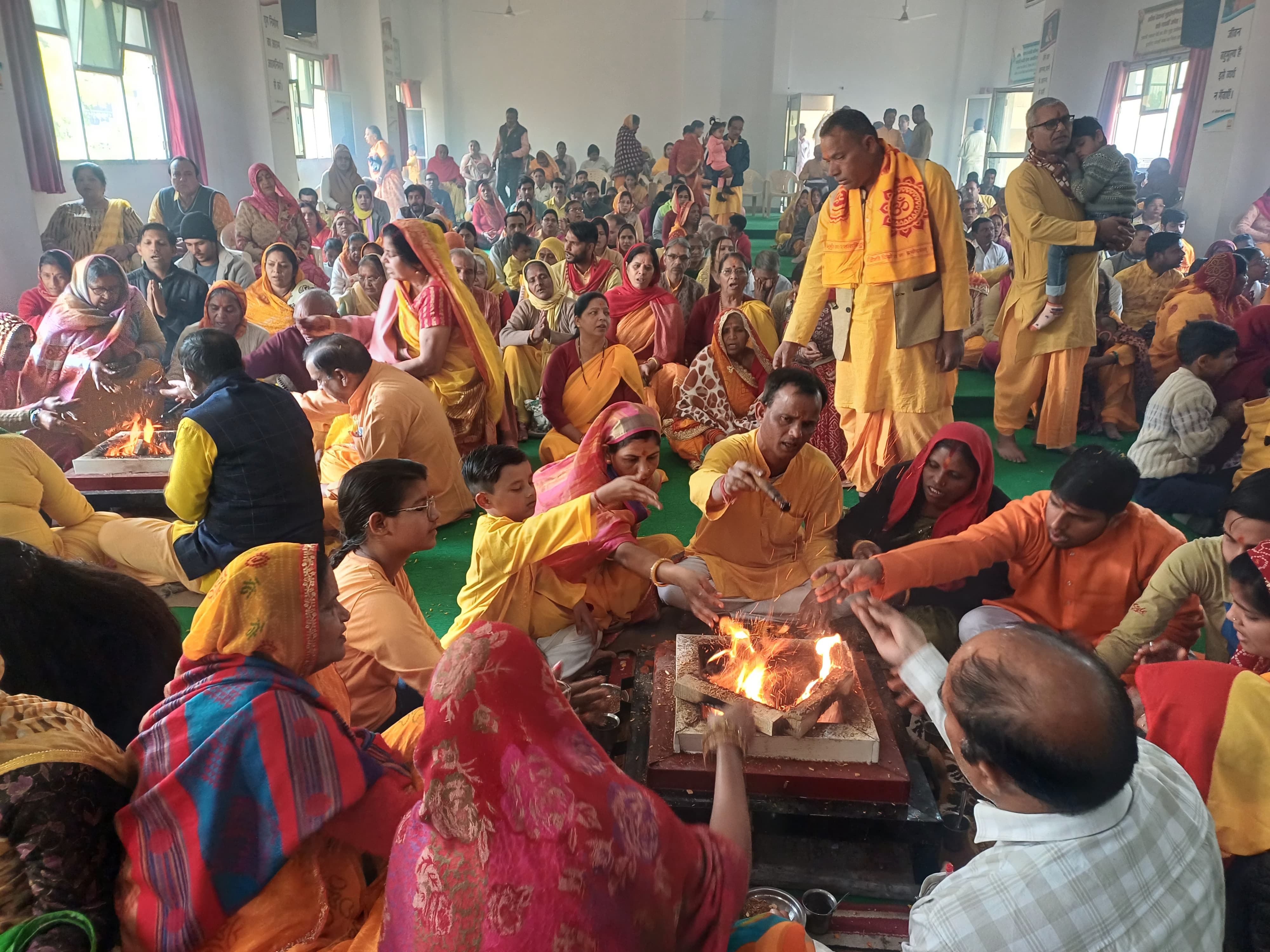 गायत्री शक्तिपीठ में हुआ वाद्य यंत्रों का पूजन, बच्चों का कराया विद्यारम्भ संस्कार, सरस्वती मंत्र से अर्पित की आहुतियां गायत्री शक्तिपीठ में हुआ वाद्य यंत्रों का पूजन, बच्चों का कराया विद्यारम्भ संस्कार, सरस्वती मंत्र से अर्पित की आहुतियां