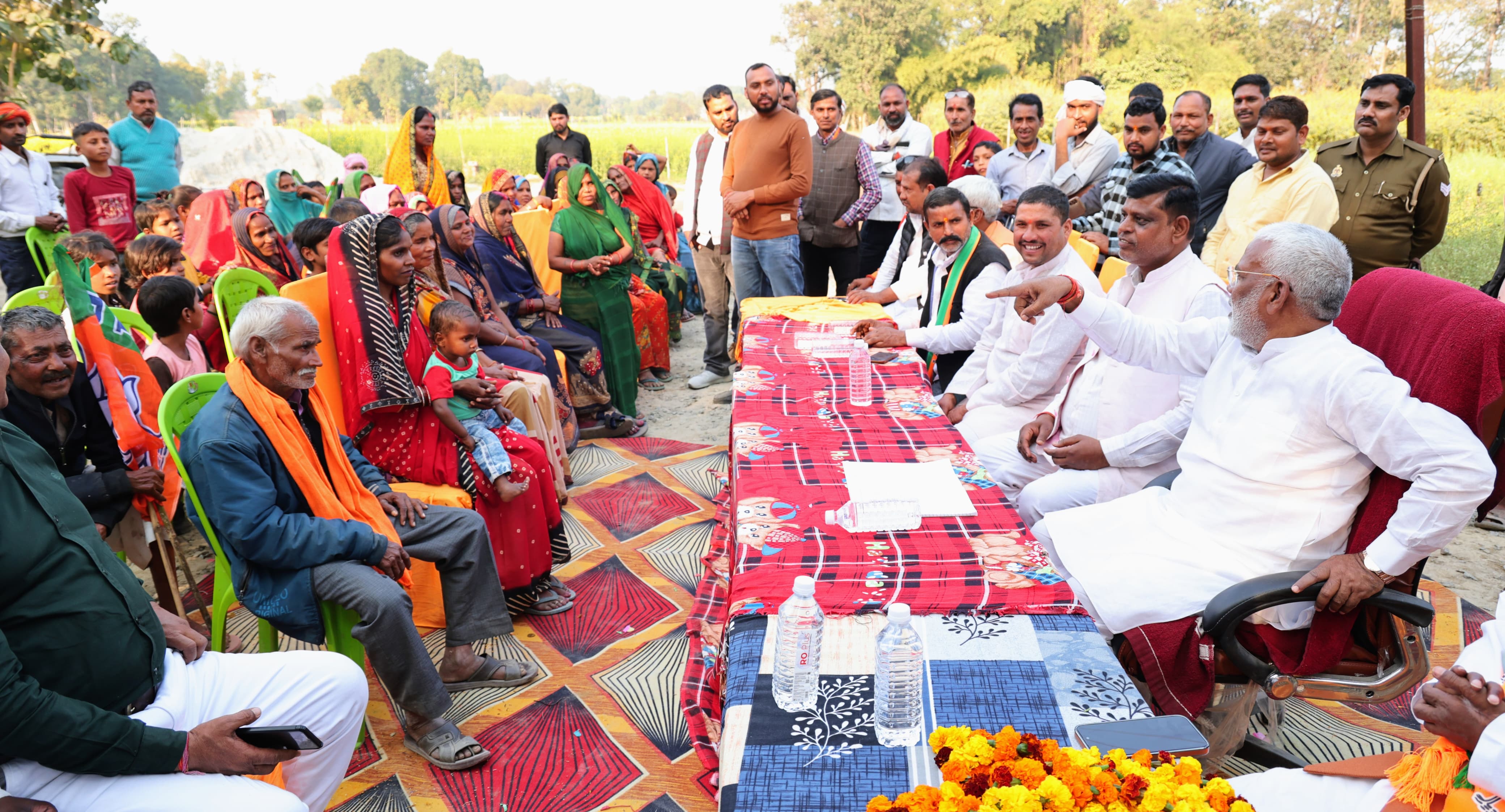 जलशक्ति मंत्री स्वतंत्र देव सिंह ने मिल्कीपुर विधानसभा के अस्थना में विधायक राम चन्द्र यादव जलशक्ति मंत्री स्वतंत्र देव सिंह ने मिल्कीपुर विधानसभा के अस्थना में विधायक राम चन्द्र यादव