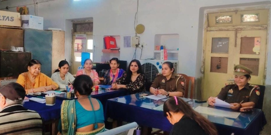 परिवार परामर्श केंद्र मीरजापुर ने मिलाए 8 बिछड़े दंपत्ति परिवार परामर्श केंद्र मीरजापुर ने मिलाए 8 बिछड़े दंपत्ति