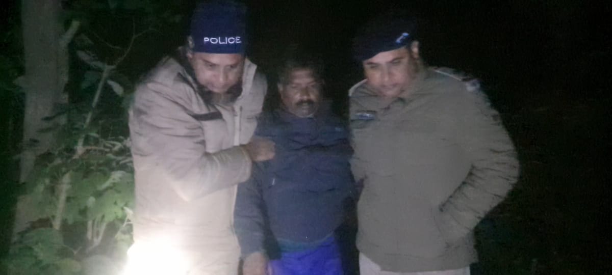 आरोपित पुलिस मुठभेड़ में गिरफ्तार आरोपित पुलिस मुठभेड़ में गिरफ्तार