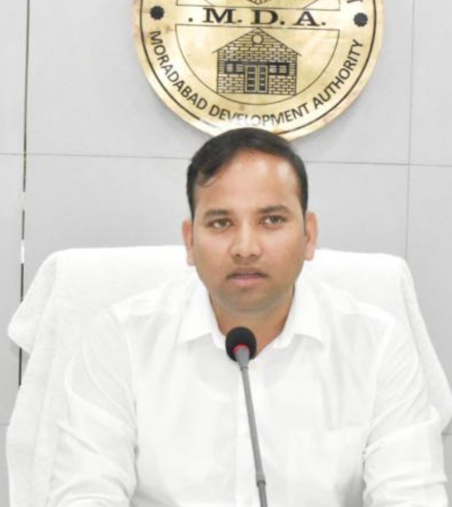 मुरादाबाद विकास प्राधिकरण के उपाध्यक्ष शैलेष कुमार सिंह ने प्रेस वार्ता को संबोधित किया। मुरादाबाद विकास प्राधिकरण के उपाध्यक्ष शैलेष कुमार सिंह ने प्रेस वार्ता को संबोधित किया।