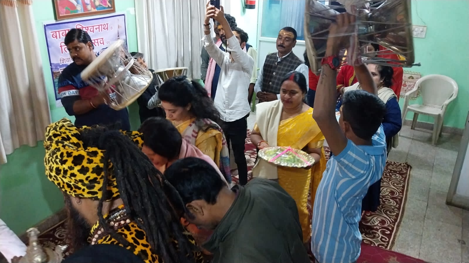 महंत आवास पर बाबा विश्वनाथ के पंचबदन प्रतिमा की तिलक आरती