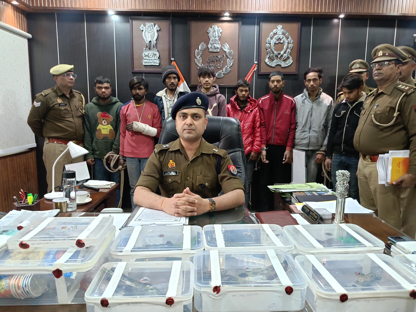 बरेली पुलिस ने अंतर्राज्यीय लूट गैंग का किया भंडाफोड़, मुठभेड़ में 8 शातिर अपराधी गिरफ्तार बरेली पुलिस ने अंतर्राज्यीय लूट गैंग का किया भंडाफोड़, मुठभेड़ में 8 शातिर अपराधी गिरफ्तार