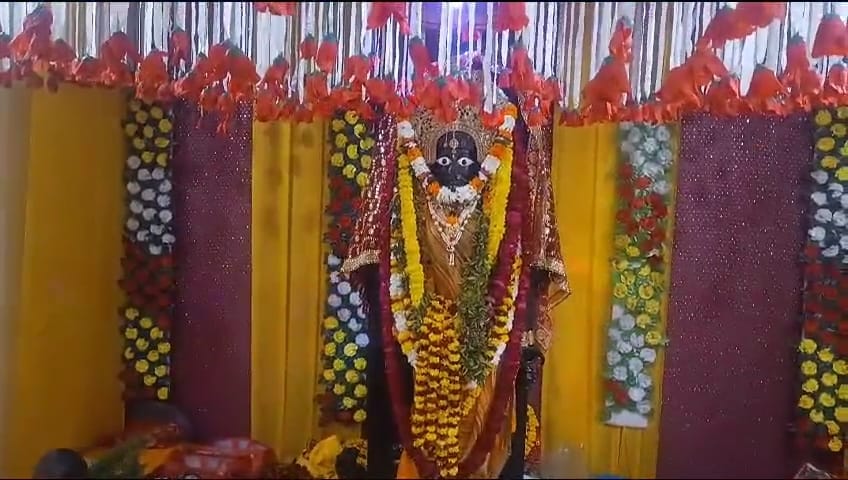 सम्पूर्णानंद संस्कृत विश्वविद्यालय में माँ सरस्वती की प्रतिमा ,पूजन करते वरिष्ठ आचार्य: फोटो बच्चा गुप्ता सम्पूर्णानंद संस्कृत विश्वविद्यालय में माँ सरस्वती की प्रतिमा ,पूजन करते वरिष्ठ आचार्य: फोटो बच्चा गुप्ता