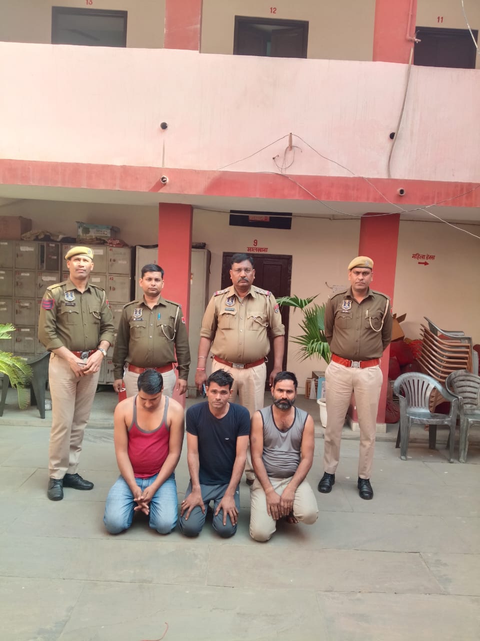 परिवहन निरीक्षक से मारपीट करने वाले तीन बदमाश गिरफ्तार परिवहन निरीक्षक से मारपीट करने वाले तीन बदमाश गिरफ्तार