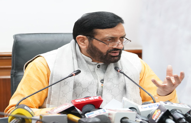 हरियाणा के मुख्यमंत्री नायब सैनी पत्रकाराें से बातचीत करते हुए हरियाणा के मुख्यमंत्री नायब सैनी पत्रकाराें से बातचीत करते हुए