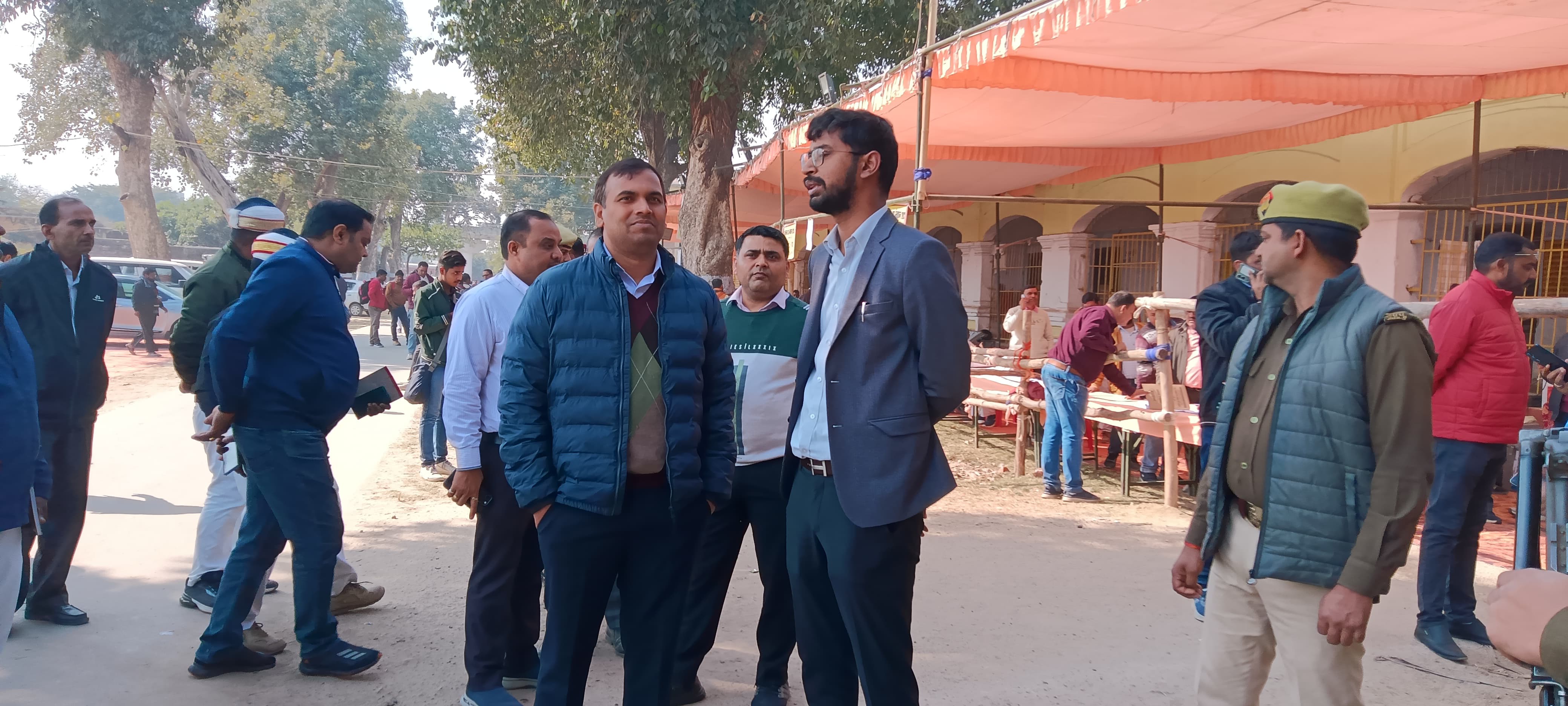 मिल्कीपुर उपचुनाव के लिए मतदान कल, जीआईसी से पोलिंग पार्टियां हुई रवाना