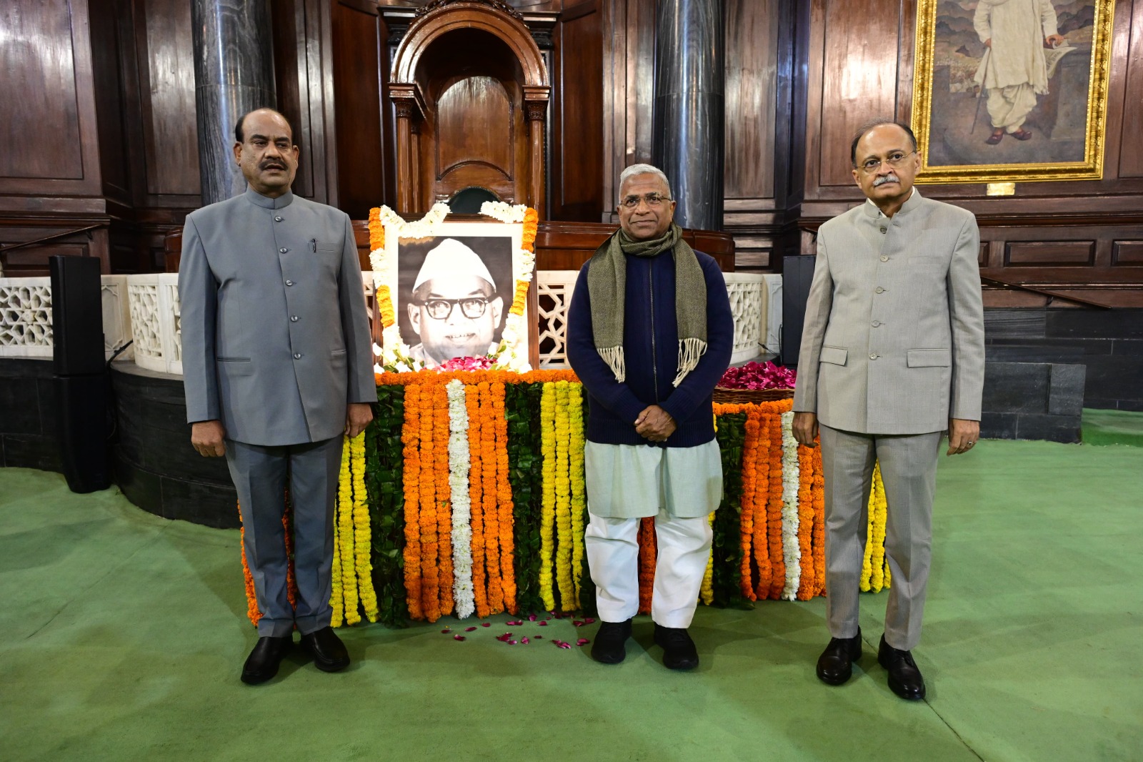 लोक सभा अध्यक्ष ने एम. अनन्तशयनम आयंगर को श्रद्धांजलि अर्पित की लोक सभा अध्यक्ष ने एम. अनन्तशयनम आयंगर को श्रद्धांजलि अर्पित की