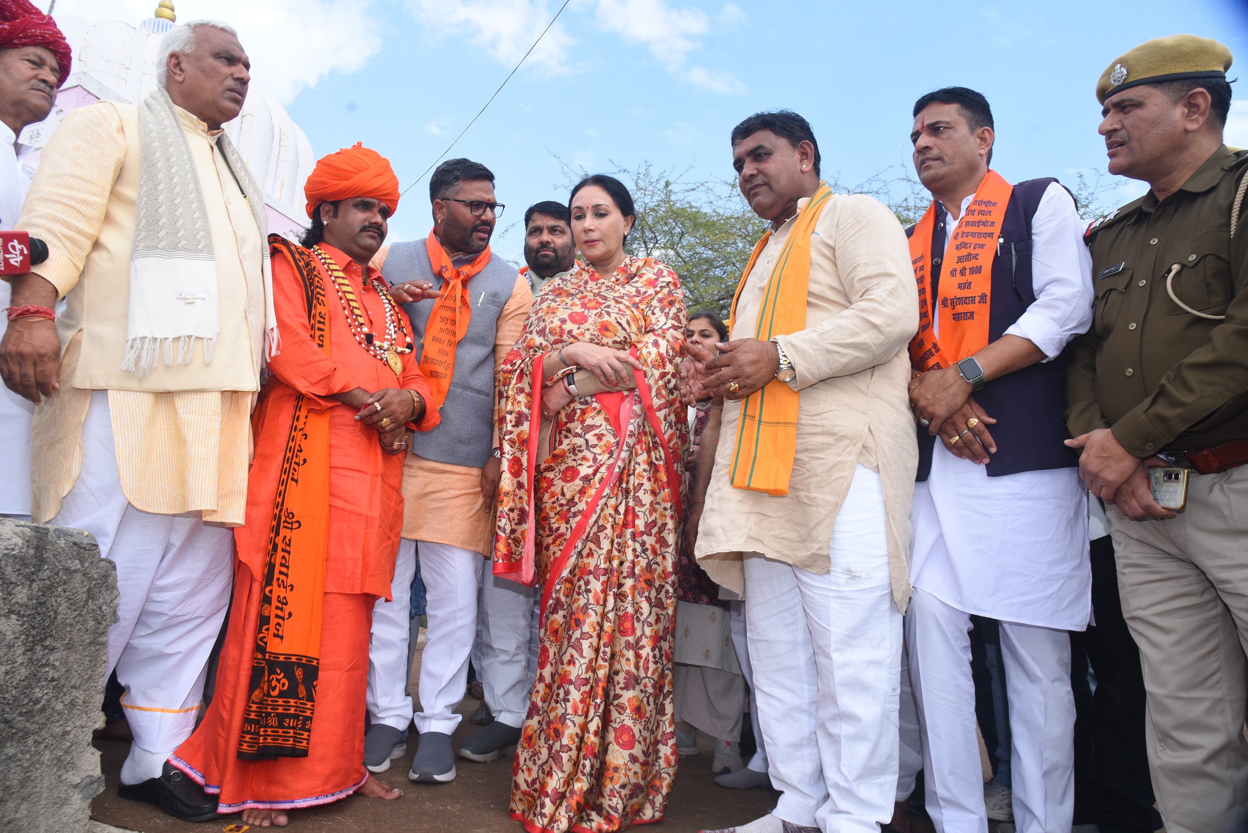 गृह राज्य मंत्री जवाहर सिंह बेढम का बड़ा बयान - धर्म परिवर्तन विरोधी बिल पर दी सफाई, ईआरसीपी पर कांग्रेस को घेरा 1 गृह राज्य मंत्री जवाहर सिंह बेढम का बड़ा बयान - धर्म परिवर्तन विरोधी बिल पर दी सफाई, ईआरसीपी पर कांग्रेस को घेरा 1