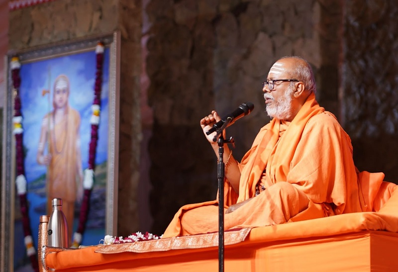 महाकुम्भ में ‘एकात्म धाम मंडपम्’ में साधना पंचकम् एवं मनीषा पंचकम् पर व्याख्यान महाकुम्भ में ‘एकात्म धाम मंडपम्’ में साधना पंचकम् एवं मनीषा पंचकम् पर व्याख्यान