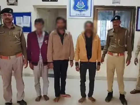 High Courts suo moto on defamation case of tying up a woman and running her half-naked in Dahod High Courts suo moto on defamation case of tying up a woman and running her half-naked in Dahod