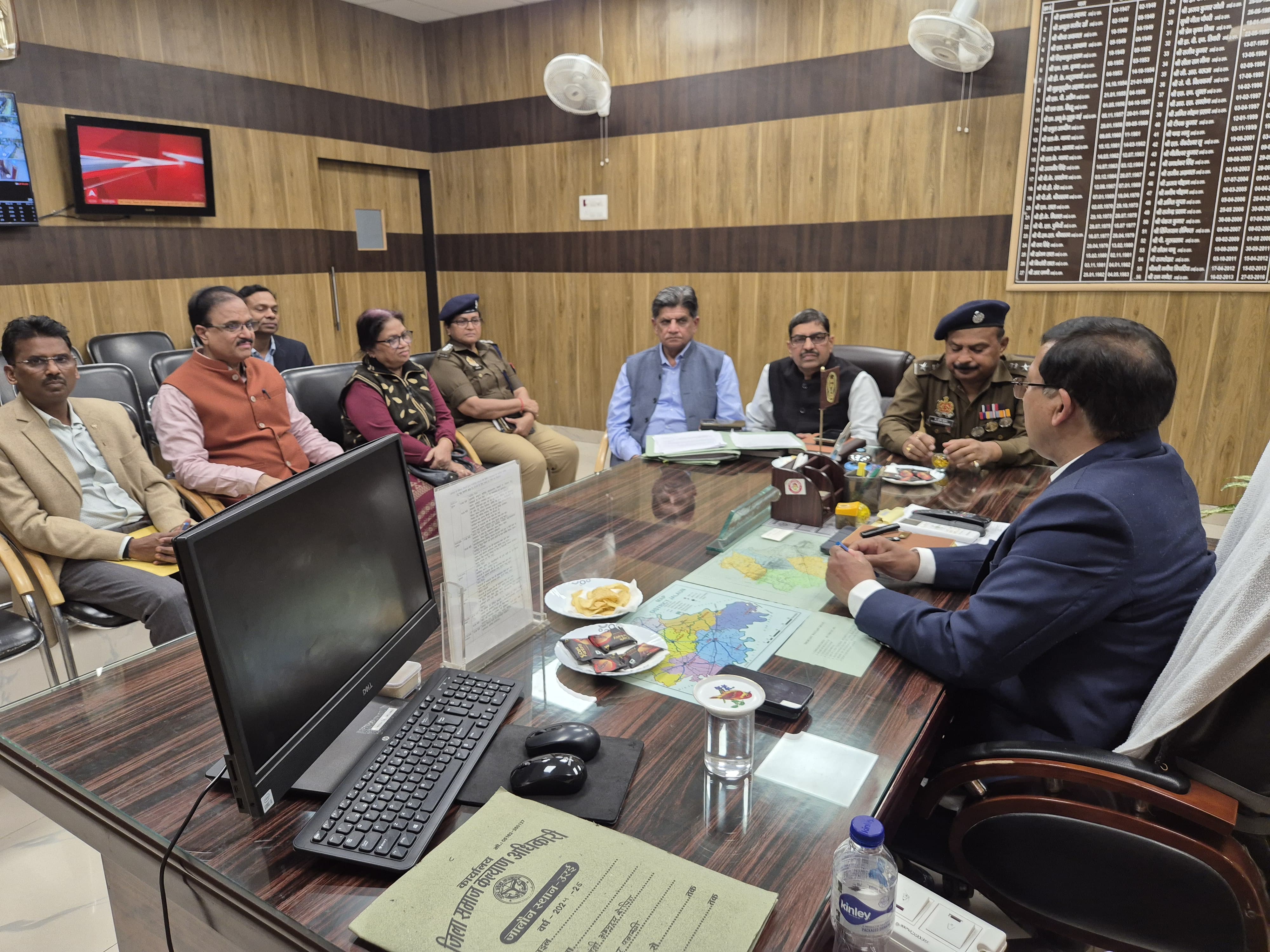 जिलाधिकारी जिलाधिकारी