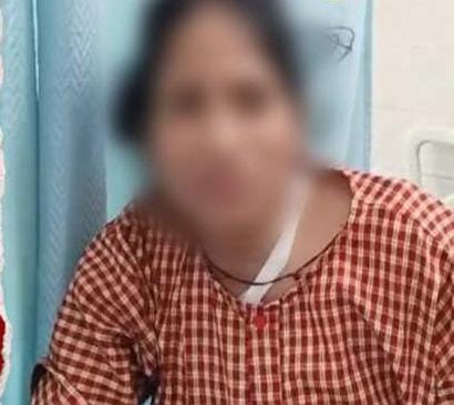 सांकेतिक फोटो - घर में घुसकर महिला पर तेजाब फेंकने के मामले में तहसीलदार ने दर्ज किए पीड़िता के बयान सांकेतिक फोटो - घर में घुसकर महिला पर तेजाब फेंकने के मामले में तहसीलदार ने दर्ज किए पीड़िता के बयान