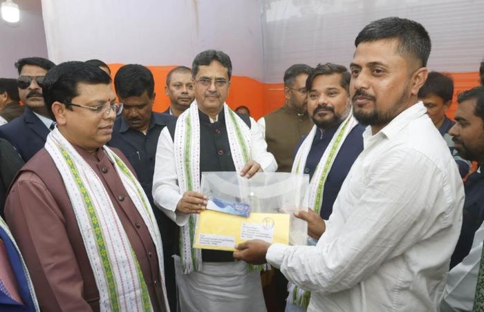 त्रिपुरा सरकार में नौकरी के लिए 2800 से अधिक नियुक्ति पत्रों का वितरण कार्यक्रम त्रिपुरा सरकार में नौकरी के लिए 2800 से अधिक नियुक्ति पत्रों का वितरण कार्यक्रम