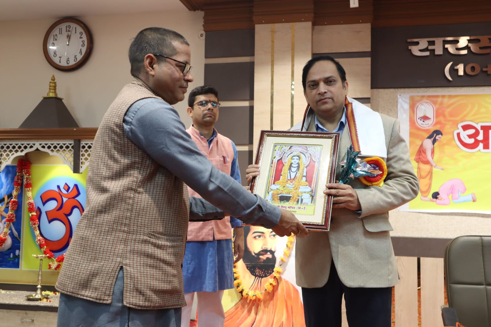 अपनी योग्यता व क्षमताओं को बढ़ाते हुए असाधारण बने: अजित दीक्षित*