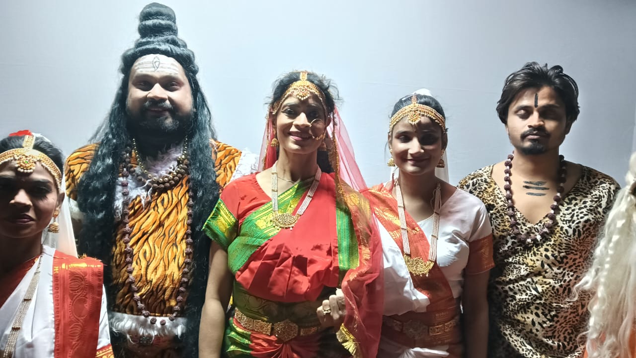 कार्यक्रम में मौजूद शिव पार्वती कार्यक्रम में मौजूद शिव पार्वती