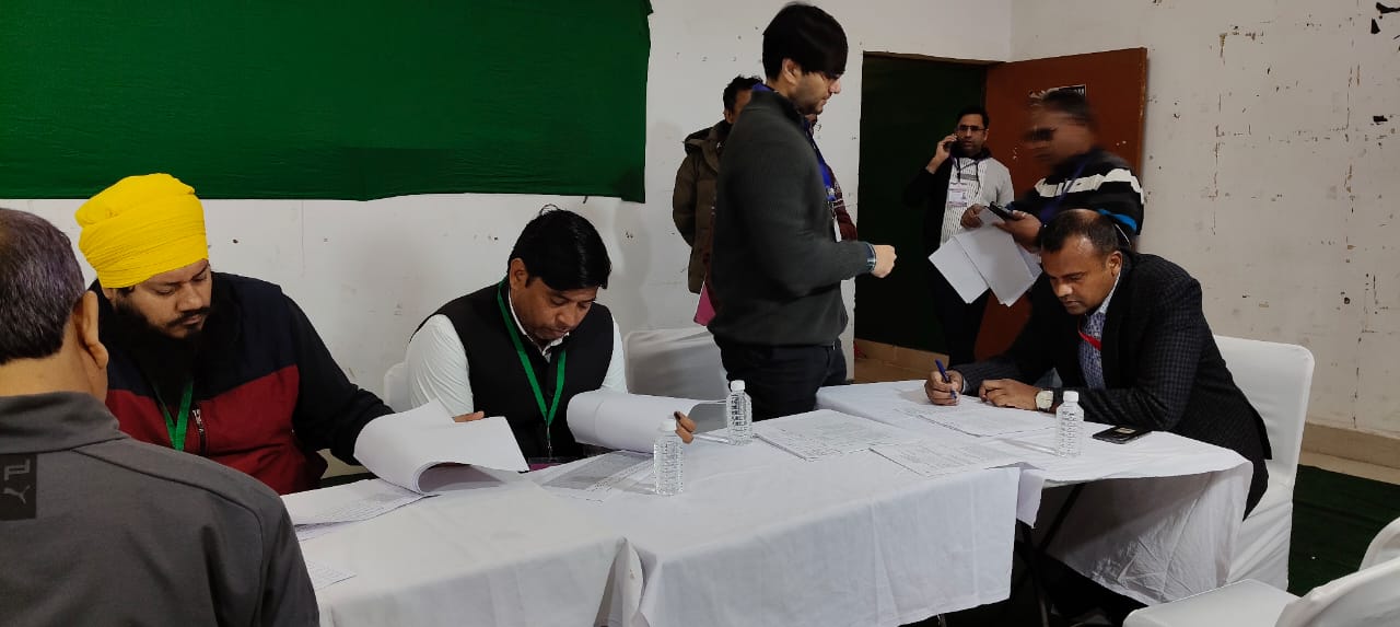 दिल्ली विधानसभा चुनावों की मतगणना के पहले गुरुवार को दस्तावेजों की जांच अधिकार दिल्ली विधानसभा चुनावों की मतगणना के पहले गुरुवार को दस्तावेजों की जांच अधिकार