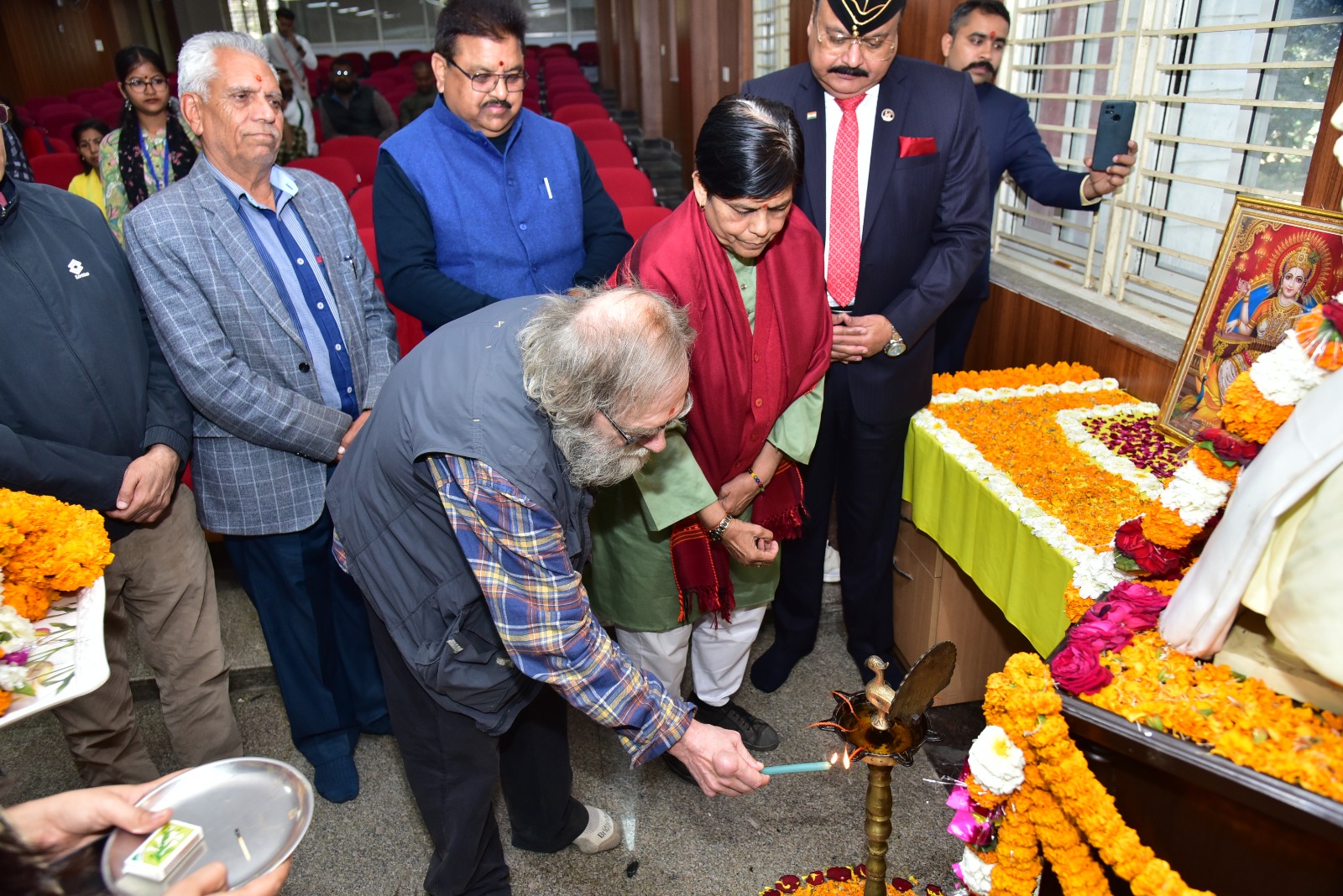 कश्मीर: अतीत, वर्तमान और भविष्य विषयक गोष्ठी कश्मीर: अतीत, वर्तमान और भविष्य विषयक गोष्ठी