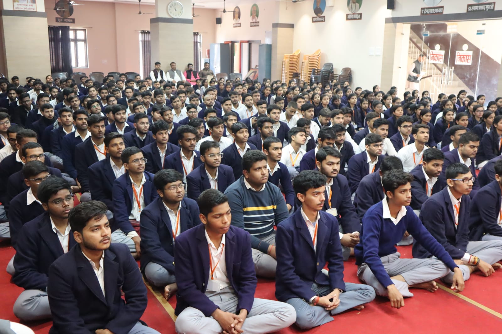 अपनी योग्यता व क्षमताओं को बढ़ाते हुए असाधारण बने: अजित दीक्षित*