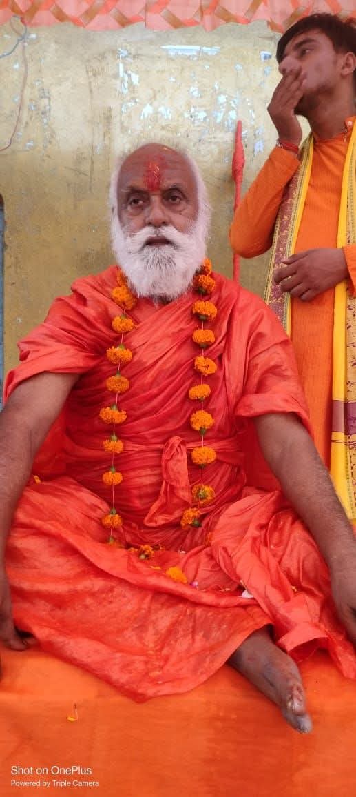 पुराना फोटो देवेन्द्रानंद पुराना फोटो देवेन्द्रानंद