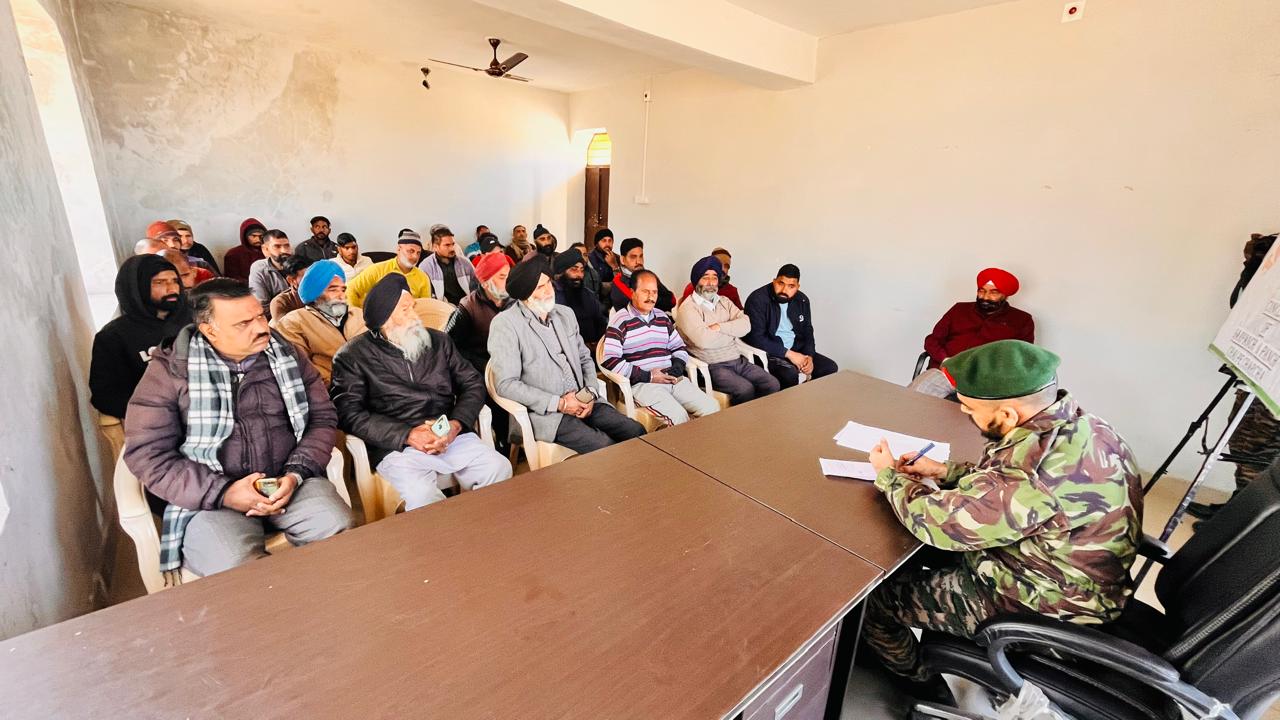 ग्राम प्रतिनिधियों के साथ चाय पर चर्चा का आयोजन किया ग्राम प्रतिनिधियों के साथ चाय पर चर्चा का आयोजन किया