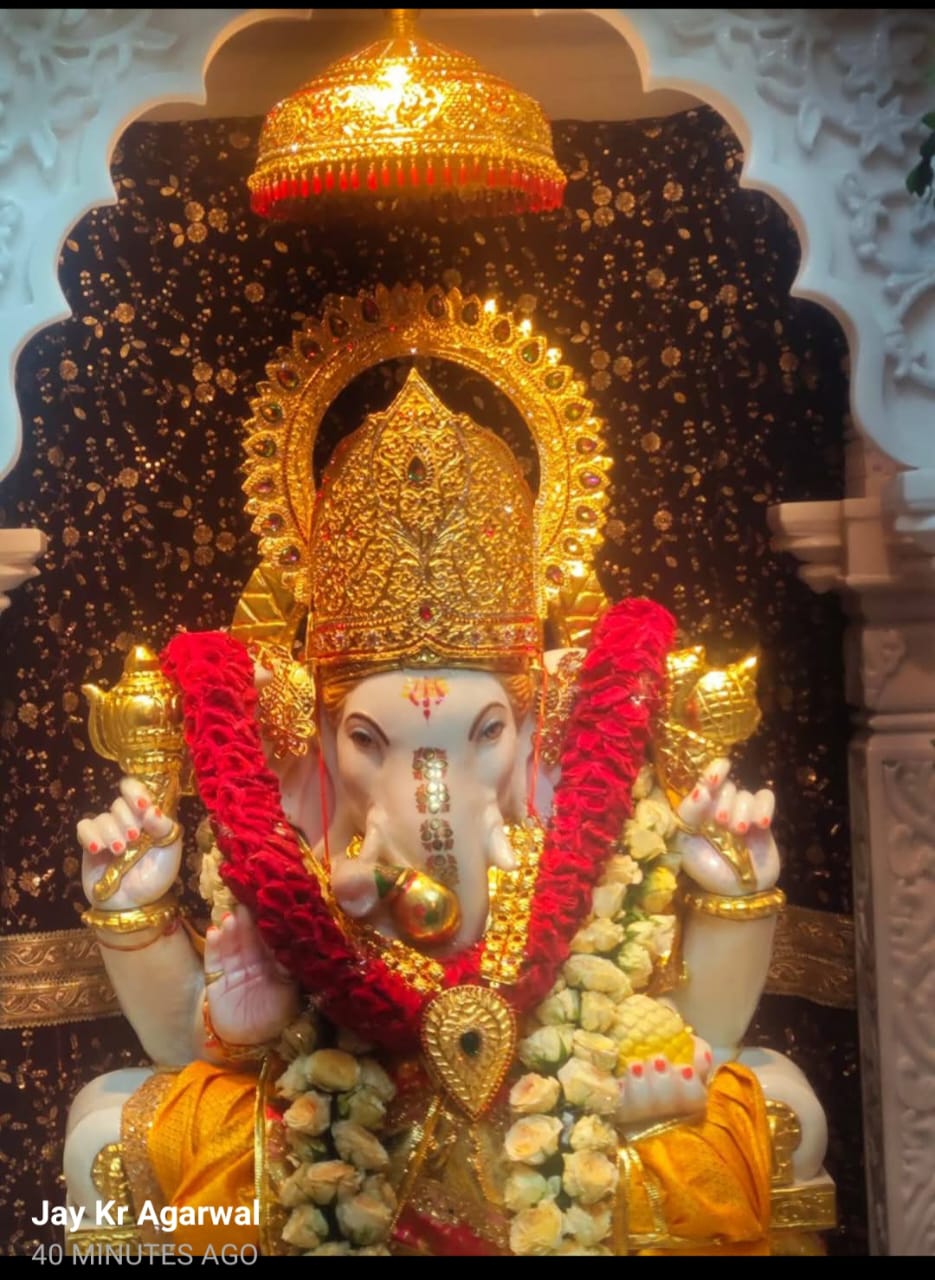 मंदिर में स्थापित गणपति जी की प्रतिमा मंदिर में स्थापित गणपति जी की प्रतिमा