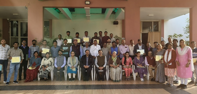 खाद्य अधिकारी-कर्मचारियों का प्रशिक्षण खाद्य अधिकारी-कर्मचारियों का प्रशिक्षण