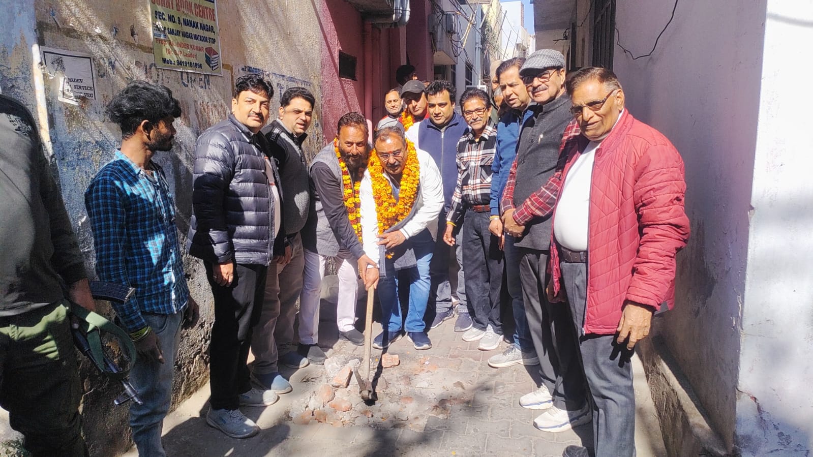 नानक नगर में 70 लाख रुपये की लागत से विकास कार्य की शुरुआत की नानक नगर में 70 लाख रुपये की लागत से विकास कार्य की शुरुआत की