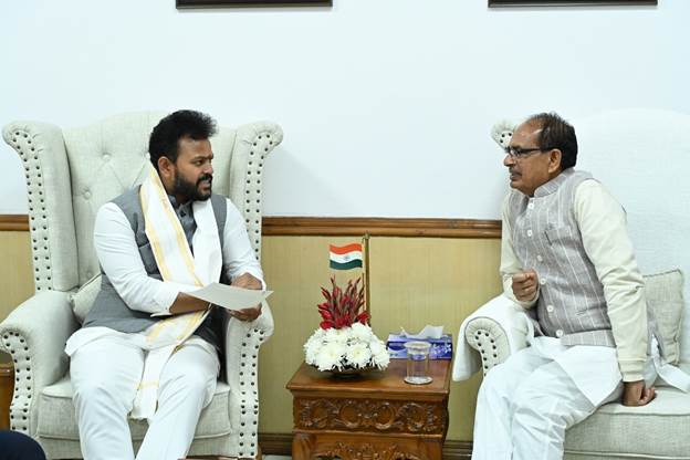 राममोहन नायडू ने शिवराज सिंह चौहान से की मुलाकात राममोहन नायडू ने शिवराज सिंह चौहान से की मुलाकात