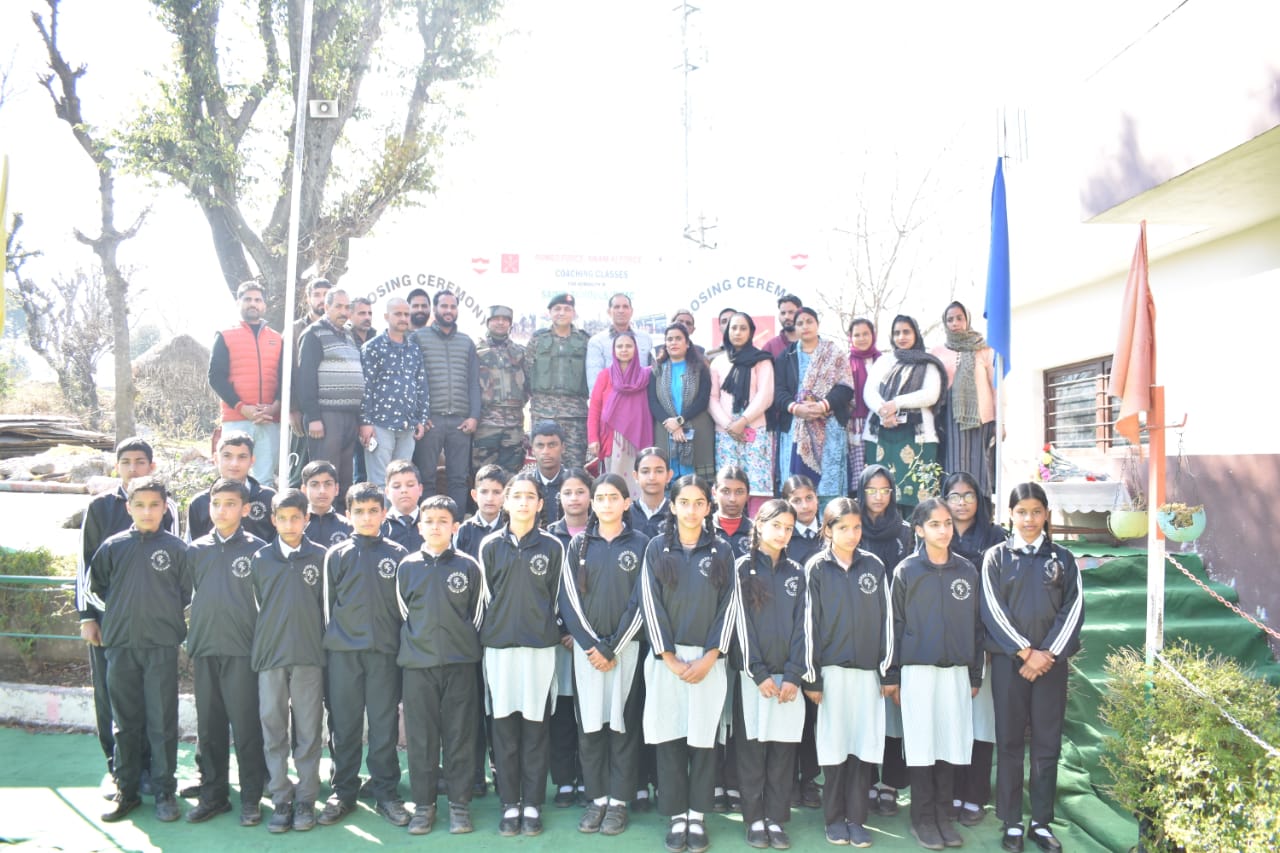 सैनिक और मिलिट्री स्कूल के उम्मीदवारों के लिए कोचिंग आयोजित की सैनिक और मिलिट्री स्कूल के उम्मीदवारों के लिए कोचिंग आयोजित की