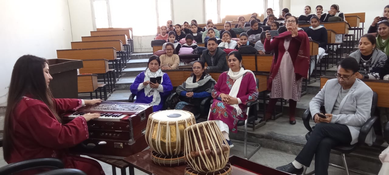 सांस्कृतिक मूल्यों के माध्यम से व्यक्तित्व विकास पर लघु सांस्कृतिक कार्यक्रम का आयोजन सांस्कृतिक मूल्यों के माध्यम से व्यक्तित्व विकास पर लघु सांस्कृतिक कार्यक्रम का आयोजन