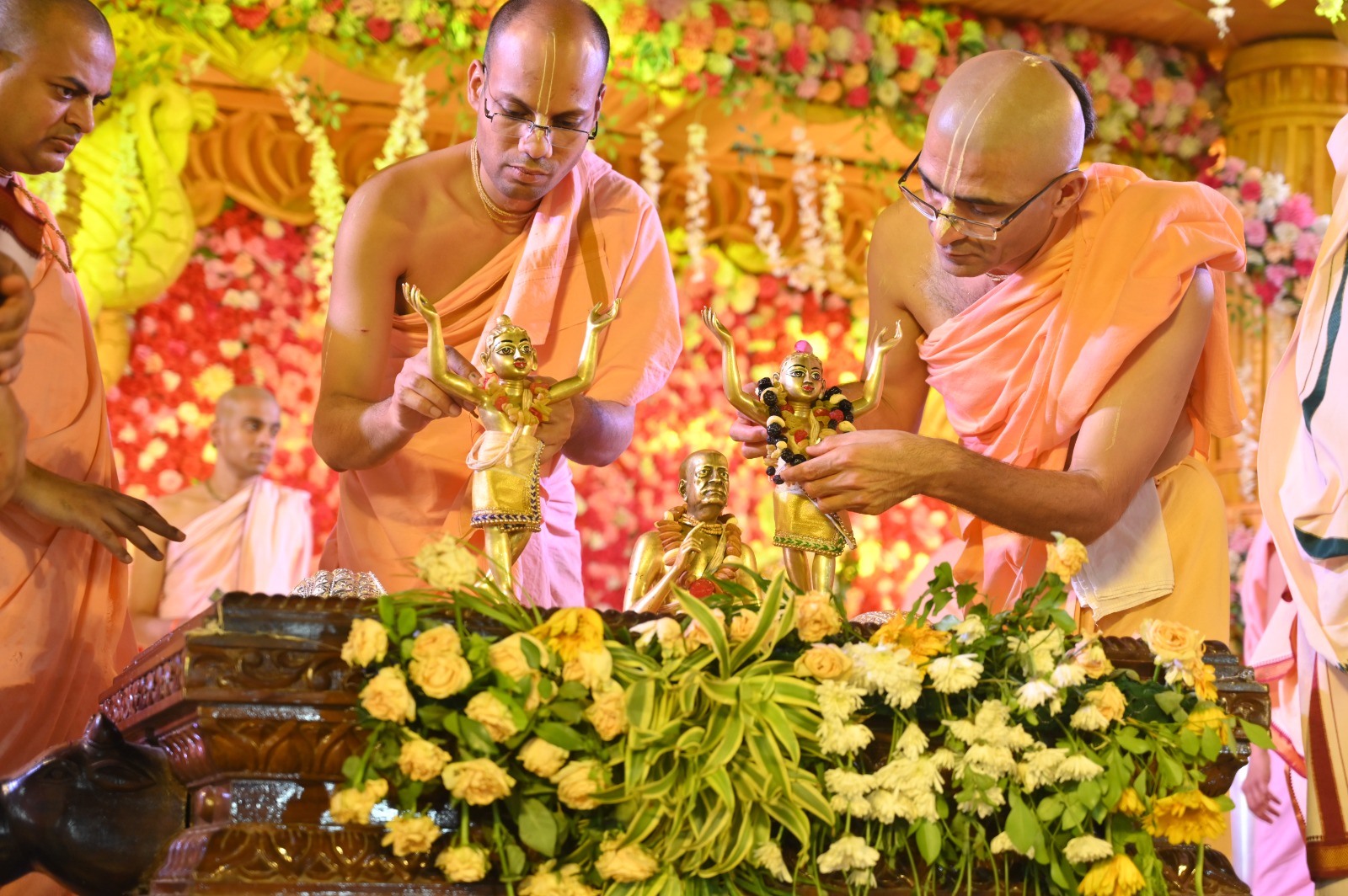 गुप्त वृन्दावन धाम में साल 2025 का पहला महायोजन, प्रकट होंगे प्रभू नित्यानंद गुप्त वृन्दावन धाम में साल 2025 का पहला महायोजन, प्रकट होंगे प्रभू नित्यानंद