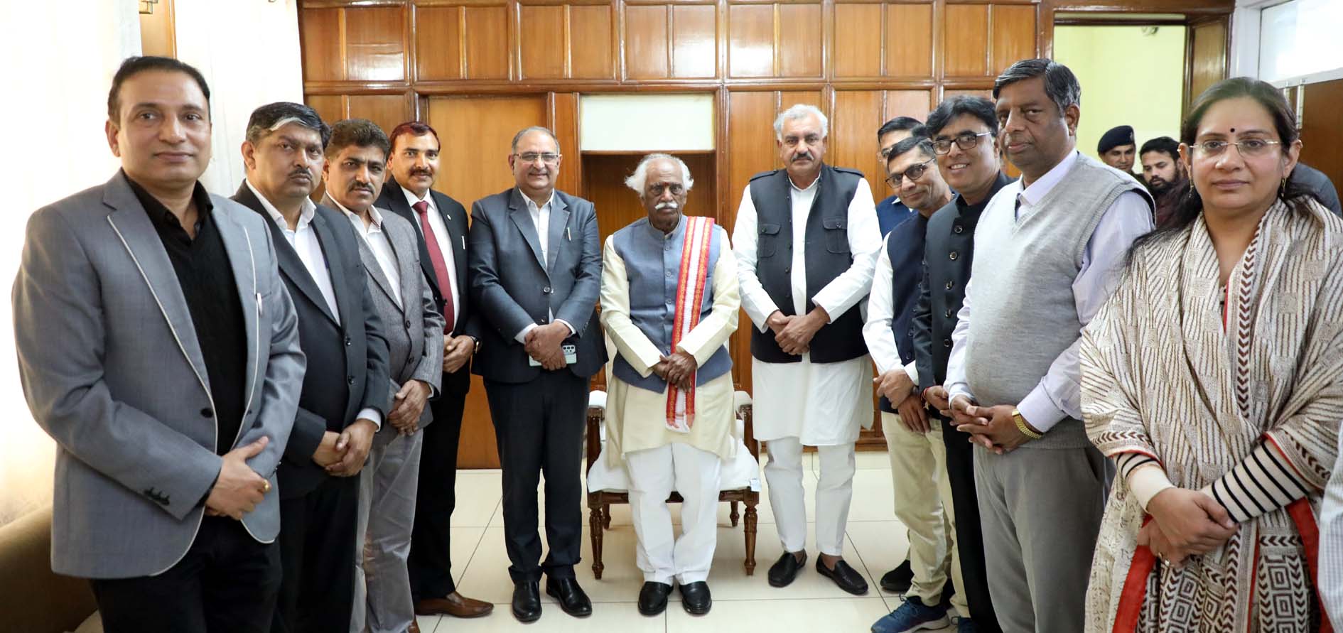 राज्यपाल बंडारू दत्तात्रेय, कुलपति प्रो. बीआर कम्बोज व अन्य। राज्यपाल बंडारू दत्तात्रेय, कुलपति प्रो. बीआर कम्बोज व अन्य।