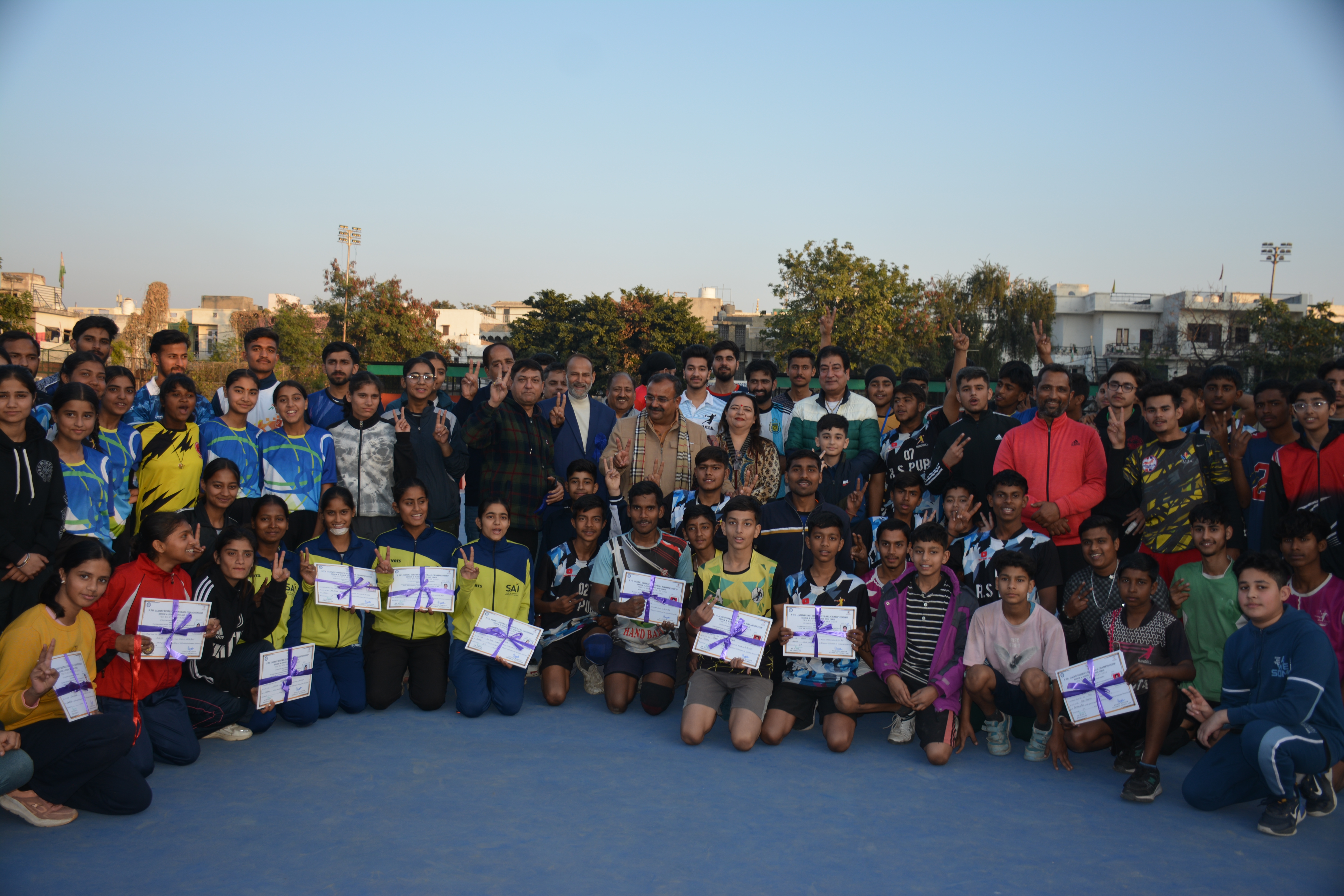 जम्मू में रोमांचक मुकाबलों के साथ 9वीं जिला हैंडबॉल चैंपियनशिप संपन्न जम्मू में रोमांचक मुकाबलों के साथ 9वीं जिला हैंडबॉल चैंपियनशिप संपन्न