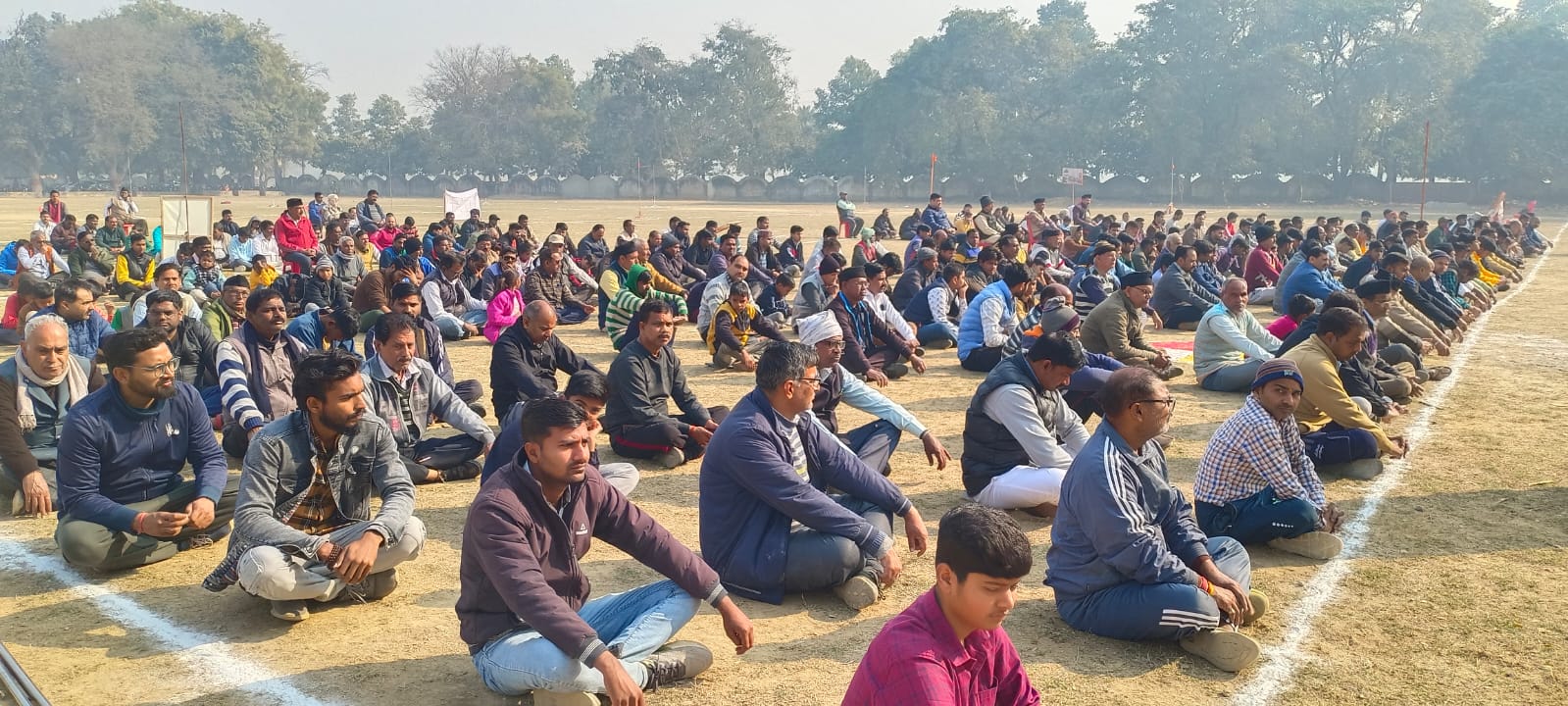 उपस्थित स्वयंसेवक
