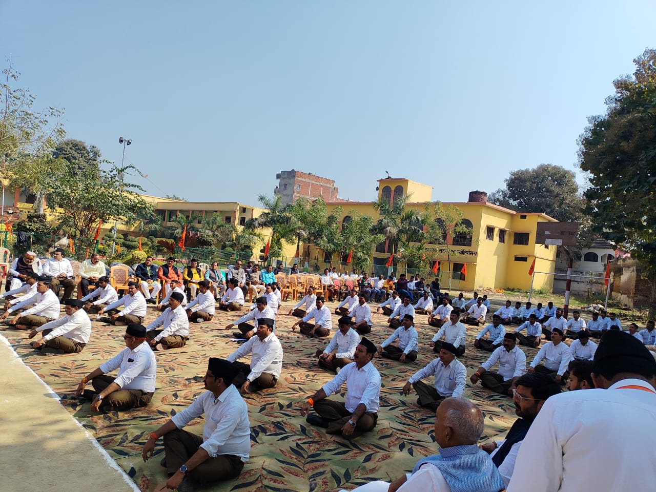 सभी स्वयंसेवक भारत को पुनः विश्व गुरु के पद पर आसीन करने के लिए कार्य करते  हैं: डॉ राकेश