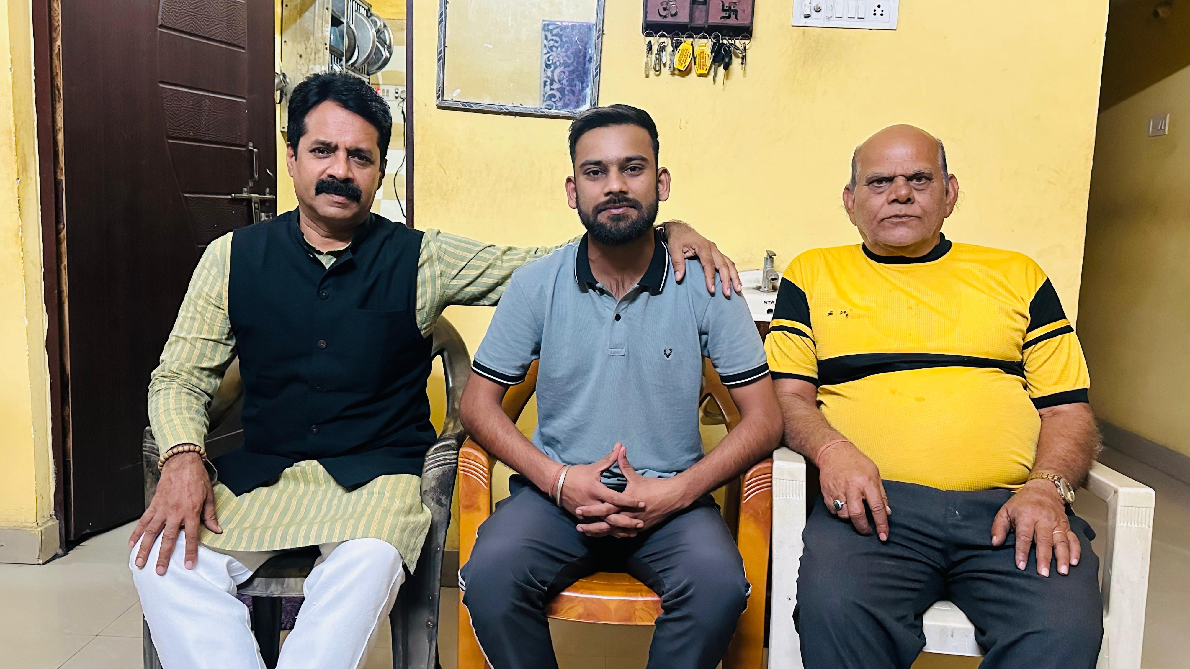 भाजपा नेता इंजी. रवि पाण्डेय की मदद से उत्कर्ष मिश्रा को मिली 1.41 लाख की चिकित्सा सहायता भाजपा नेता इंजी. रवि पाण्डेय की मदद से उत्कर्ष मिश्रा को मिली 1.41 लाख की चिकित्सा सहायता