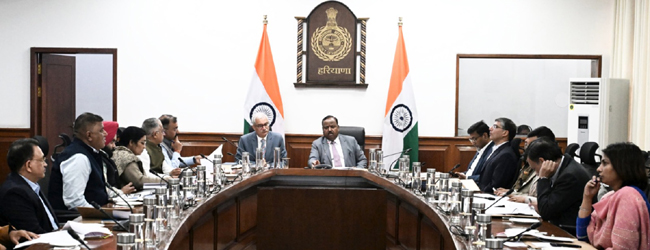 हरियाणा के मुख्य सचिव तथा निर्वाचन आयोग अधिकारियों की बैठक लेते हुए हरियाणा के मुख्य सचिव तथा निर्वाचन आयोग अधिकारियों की बैठक लेते हुए