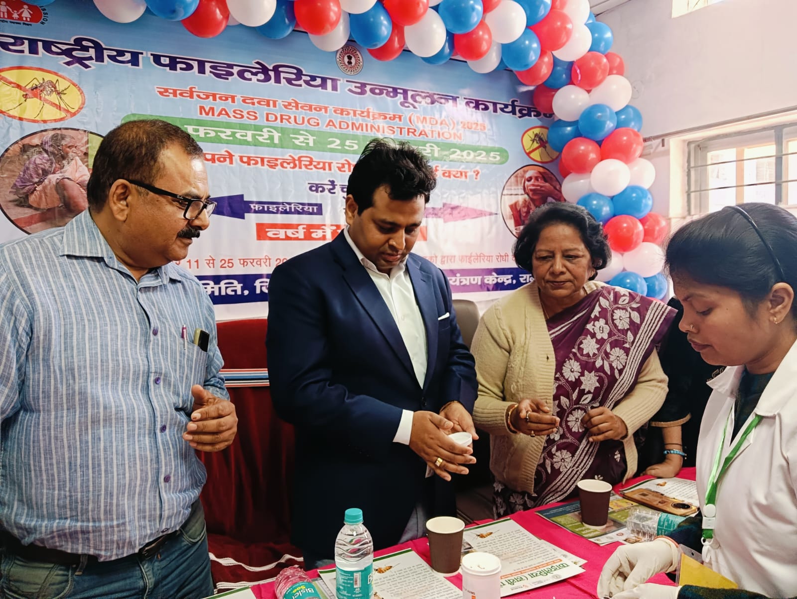 अभियान की शुरुआत करते डीसी चंदन कुमार अभियान की शुरुआत करते डीसी चंदन कुमार