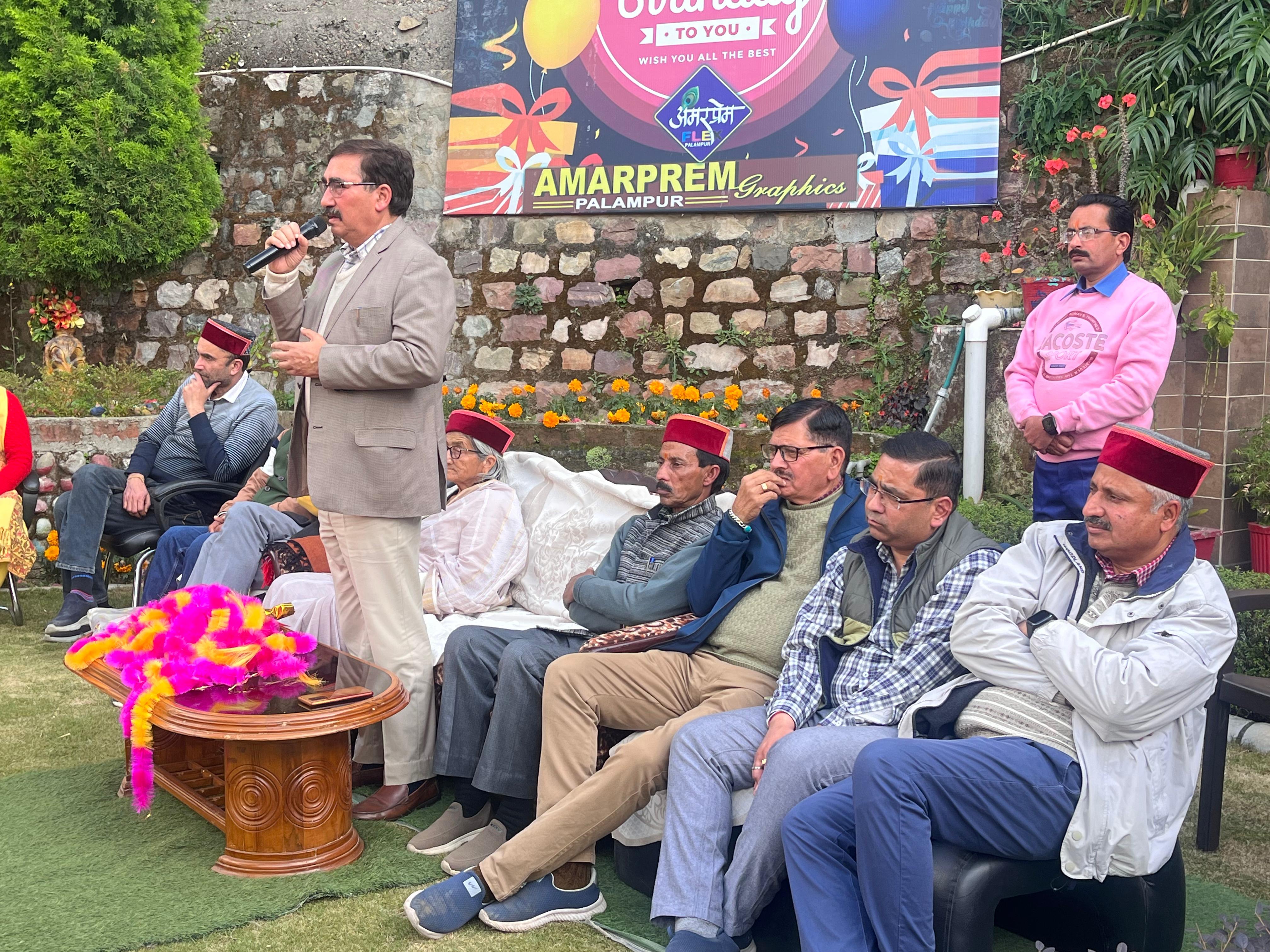 सुलह में दिल्ली जीत के जश्न के दौरान मौजूद भाजपा नेट व कार्यकर्ता। सुलह में दिल्ली जीत के जश्न के दौरान मौजूद भाजपा नेट व कार्यकर्ता।