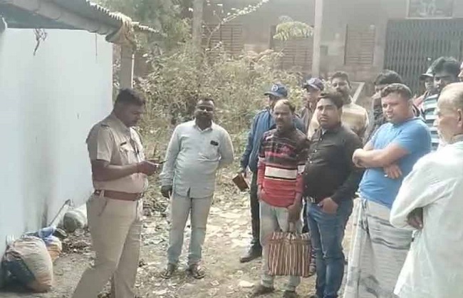 पुलिस और स्थानीय