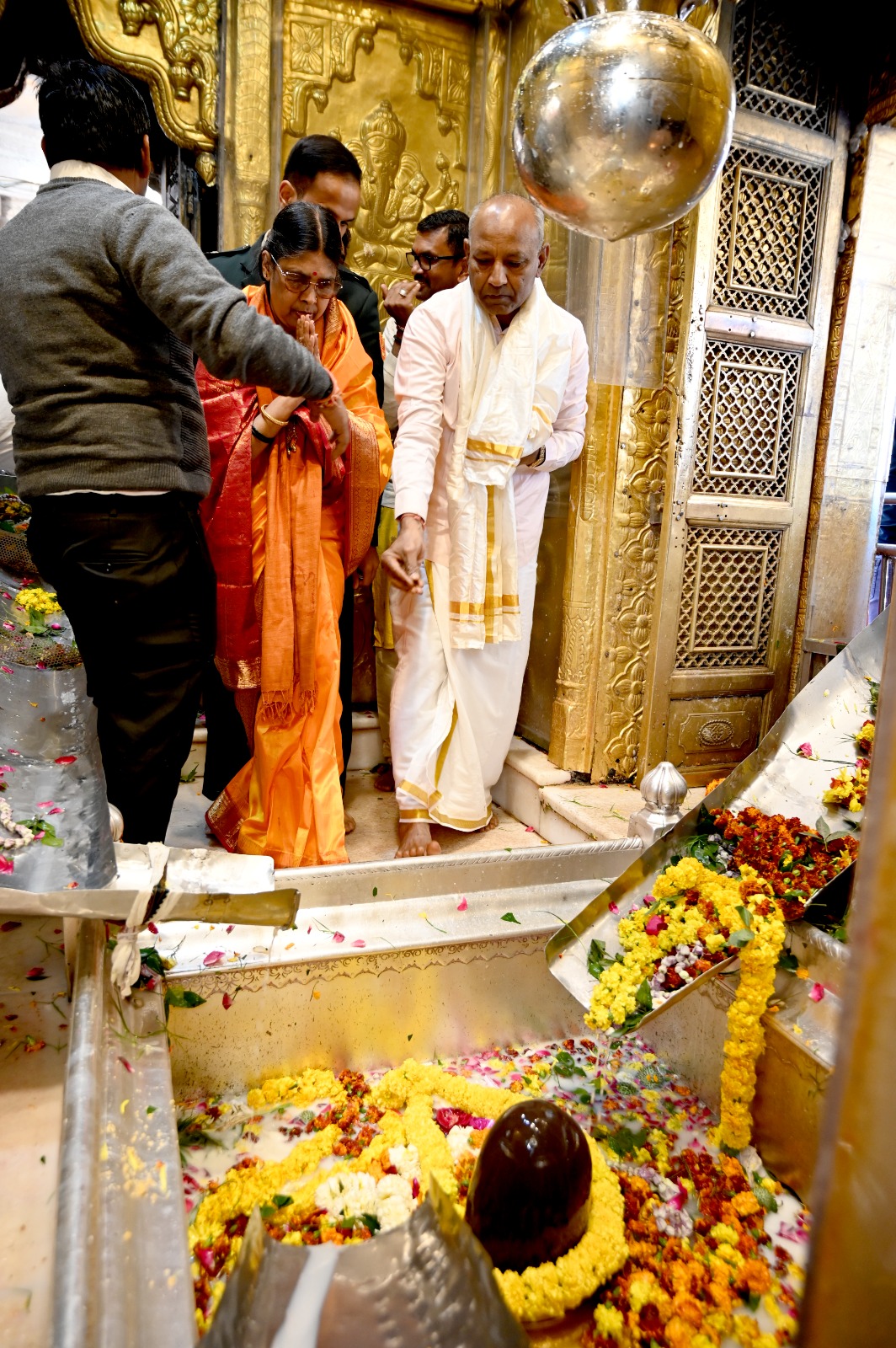 मेघालय के राज्यपाल श्री काशी विश्वनाथ मंदिर में मेघालय के राज्यपाल श्री काशी विश्वनाथ मंदिर में