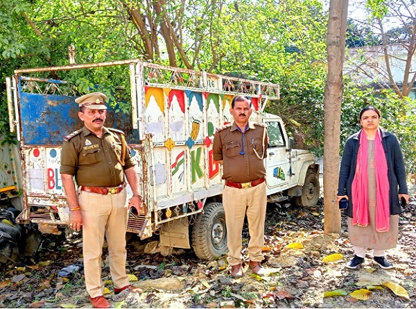 सीतापुर पुलिस ने गाे तस्कर की सम्पत्ति कुर्क की सीतापुर पुलिस ने गाे तस्कर की सम्पत्ति कुर्क की