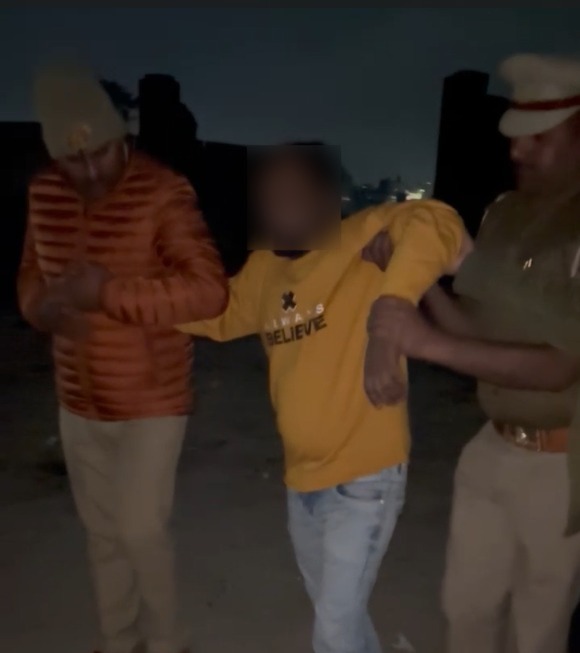 गिरफ्तार अभियुक्त गिरफ्तार अभियुक्त