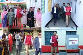 कलेक्टर ने किया मतदान केंद्रों का निरीक्षण