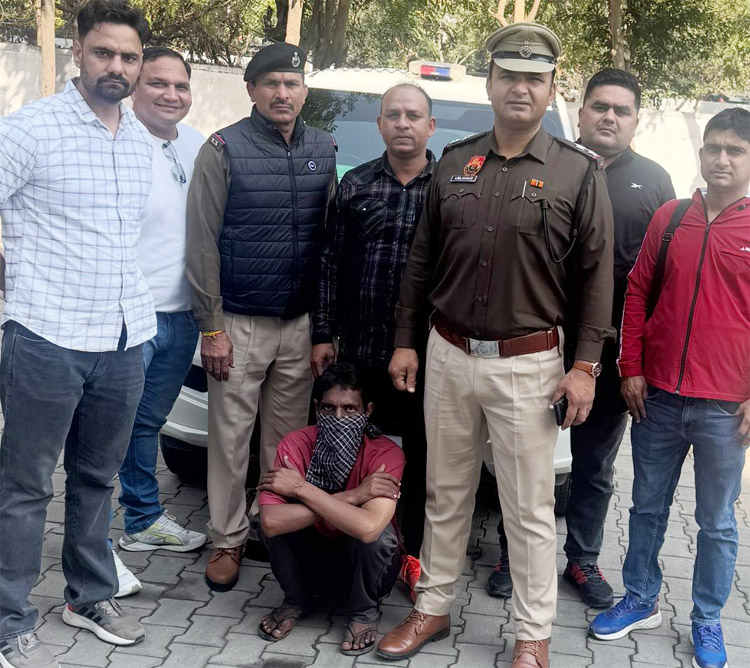 11 Snp-10 सोनीपत:हत्या के मामले में 25 हजार का इनामी गिरफ्तार 11 Snp-10 सोनीपत:हत्या के मामले में 25 हजार का इनामी गिरफ्तार
