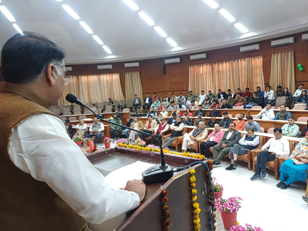 प्राचीन चिकित्सा पद्धतियां हमारी विरासत है : रावत प्राचीन चिकित्सा पद्धतियां हमारी विरासत है : रावत