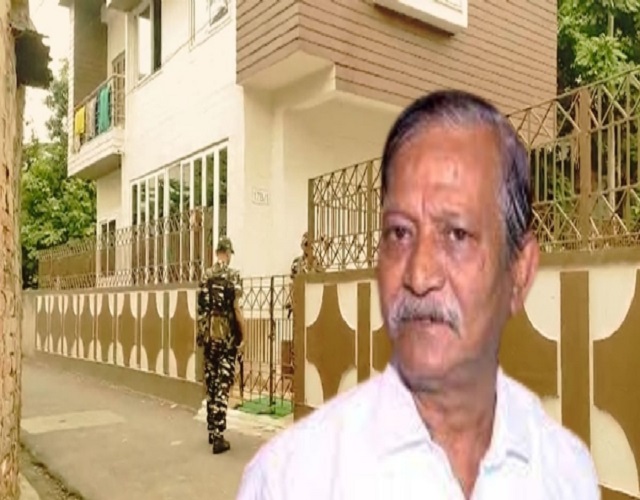 कोलकाता के बहुचर्चित स्कूल भर्ती घोटाले में आरोपित सुजय कृष्ण भद्र कोलकाता के बहुचर्चित स्कूल भर्ती घोटाले में आरोपित सुजय कृष्ण भद्र