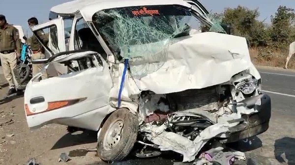 आगर मालवा : ट्रक-कार की भिड़ंत में दो की मौत, दो गंभीर घायल आगर मालवा : ट्रक-कार की भिड़ंत में दो की मौत, दो गंभीर घायल