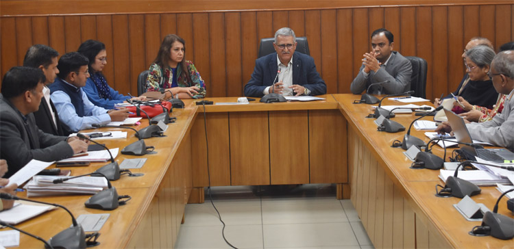 13 Snp-2 सोनीपत: हरियाणा शहरी विकास प्राधिकरण के प्रधान सलाहकार डीएस ढेसी अधिकारियों को संबोधित करते हुए। 13 Snp-2 सोनीपत: हरियाणा शहरी विकास प्राधिकरण के प्रधान सलाहकार डीएस ढेसी अधिकारियों को संबोधित करते हुए।